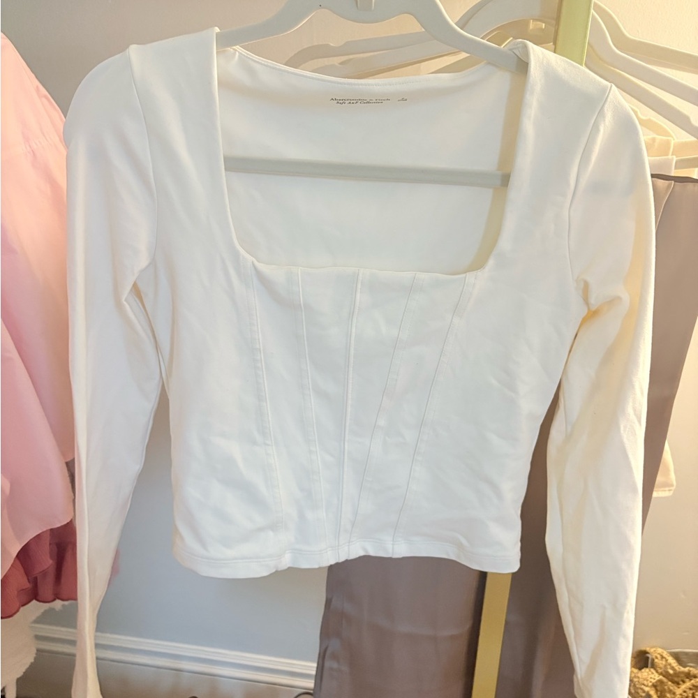 A&F LONG SLEEVE CROP CORSET STYLE TOP